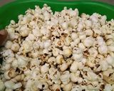 A picture of step 1 of Ginger Popcorn.