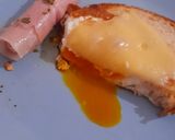 Foto del paso 4 de la receta: Pan tostado con huevo y queso🍳🧀