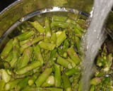 Foto del paso 2 de la receta: Espárragos trigueros con gambas al ajillo