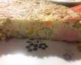 Foto del paso 7 de la receta: Tortilla de fideos, salchichas, choclo, papa, zanahoria y arveja
