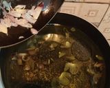 Foto langkah ke 2 dari resep Sayur Bening Bayam Jagung Kemangi.