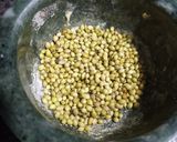 A picture of step 4 of Methi Gota.
