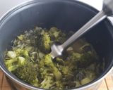 Foto del paso 3 de la receta: Crema de brócoli 🥦 y apio