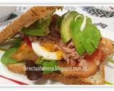 Foto del paso 2 de la receta: Sándwich de atún, aguacate y pimiento de piquillo