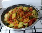 Foto del paso 2 de la receta: Tortilla de verduras y huevo mediana