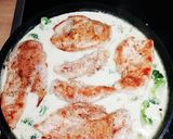 Csirkemell brokkolis tejszínes szószban recept fázis 5 fotója
