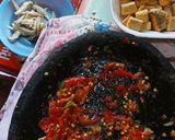 Foto langkah ke 1 dari resep Tumis Oncom Kemangi.