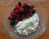 Foto del paso 1 de la receta: Queso Cottage con frutos rojos