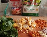 Foto langkah ke 1 dari resep Sayur Bening Bayam Jagung.