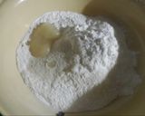 A picture of step 1 of Lacha paratha.