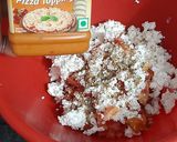 A picture of step 2 of Pizza Vegetables sandwich.