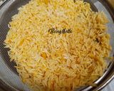 A picture of step 2 of Basanti Pulao.