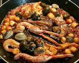 Foto del paso 5 de la receta: Paella de conejo y marisco