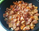 Foto del paso 2 de la receta: Carne de cerdo en salsa de especias y vinos