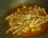 Foto langkah ke 3 dari resep Ceker & leher ayam saus pedas.