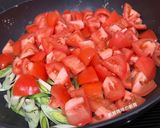 A picture of step 5 of Stir-Fried Eggs with Tomatoes and Green Garlic.