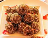 A picture of step 5 of Til,gud suji ladoo.