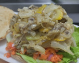 Foto del paso 7 de la receta: Sándwich con muchos vegetales y pollo🥙🥯🧅🍆🍗🥪