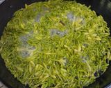 Foto langkah ke 3 dari resep Tumis Bunga Pepaya & Teri Anti Pahit.