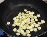 รูปขั้นตอนการทำที่ 2 ของ ข้าวผัดไข่ไก่ฉีก