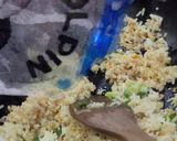 Foto langkah ke 4 dari resep Nasi goreng Kencur berselimut.