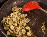 Foto del passaggio 7 della ricetta Orecchiette con cime di broccoli e pancetta glutenfree