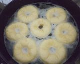 Foto langkah ke 5 dari resep Donat Maizena.