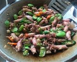 Foto langkah ke 3 dari resep Cumi asin cabe hijau.