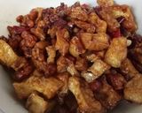 Foto langkah ke 4 dari resep Orek Tempe, Tahu, Kacang Tanah.