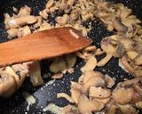 Csirkés-gombás rizottó recept fázis 4 fotója