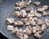 Foto del paso 5 de la receta: Pollo con crema de castañas