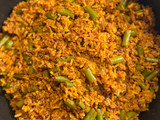 لوبیا پلو با ته‌دیگ گل