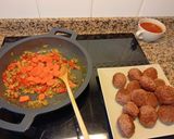 Foto del paso 3 de la receta Albóndigas XL en salsa jardinera