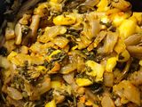 Acelgas con patatas rehogadas con ajo y pimentón -Rápidas-