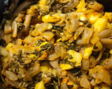 Foto del paso 5 de la receta: Acelgas con patatas rehogadas con ajo y pimentón -Rápidas-