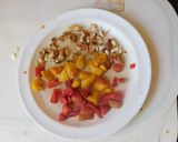 A picture of step 1 of Fruity nutty frozen yogurt bars.