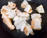 รูปขั้นตอนการทำที่ 2 ของ กุ้งแชบ๊วยผัดไข่นุ่ม