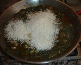 Foto del paso 8 de la receta Paella de espinacas y calamares