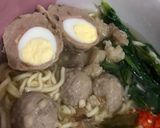 Foto langkah ke 6 dari resep Kuah Bakso Simpel.