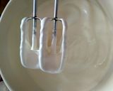 Foto langkah ke 3 dari resep Bolu marmer baking pan.