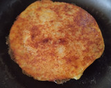 Foto del paso 4 de la receta: Arepa de yuca y mazorca rellenas de pollo y queso🫓🌽🥯!!!
