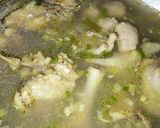 Foto langkah ke 3 dari resep Aromatic Chicken Bone With Baso (Sop Tulang Ayam Rempah dengan Baso).