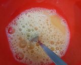 Foto langkah ke 3 dari resep Telur Dadar Pare khas Pontianak.