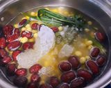 Hình bước làm 4 của món Chè hạt sen táo đỏ