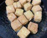 Hình bước làm 1 của món Tàu hủ Rim Mè Chay