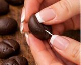 Foto del passaggio 4 della ricetta Chicchi di caffè al cioccolato