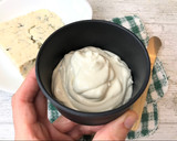 Foto del paso 2 de la receta: Crema de queso azul para relleno de volovanes y canapés de aperitivo