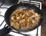 Foto del paso 3 de la receta: Entrecot de ternera a la plancha en salsa de setas