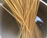 Foto langkah ke 2 dari resep Spaghetti with pesto sauce.