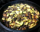 Foto del paso 13 de la receta: Alubias negras con morcilla y verdura a la Hierba María Luisa